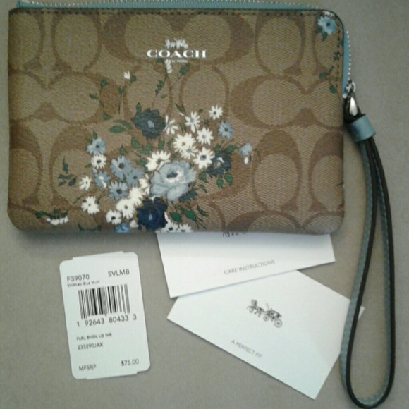 Coach Handbags - NWT Coach Wristlet